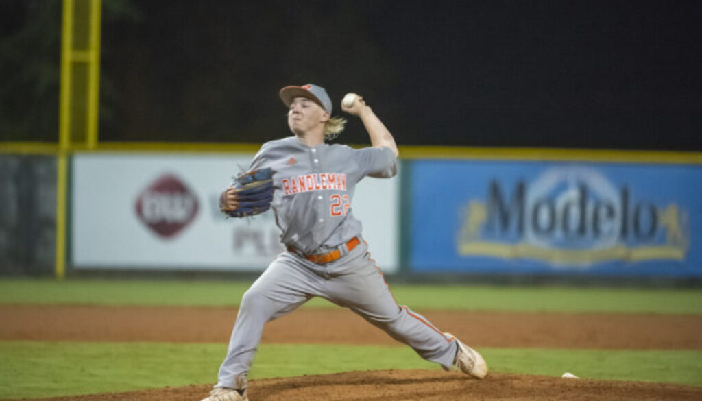 Ryan-White-Randleman-pitching-678x381