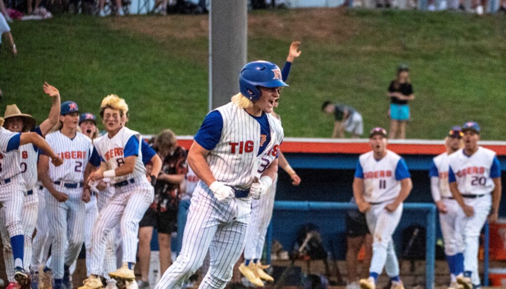 Trey Way HR trot May20 2022 - Crop