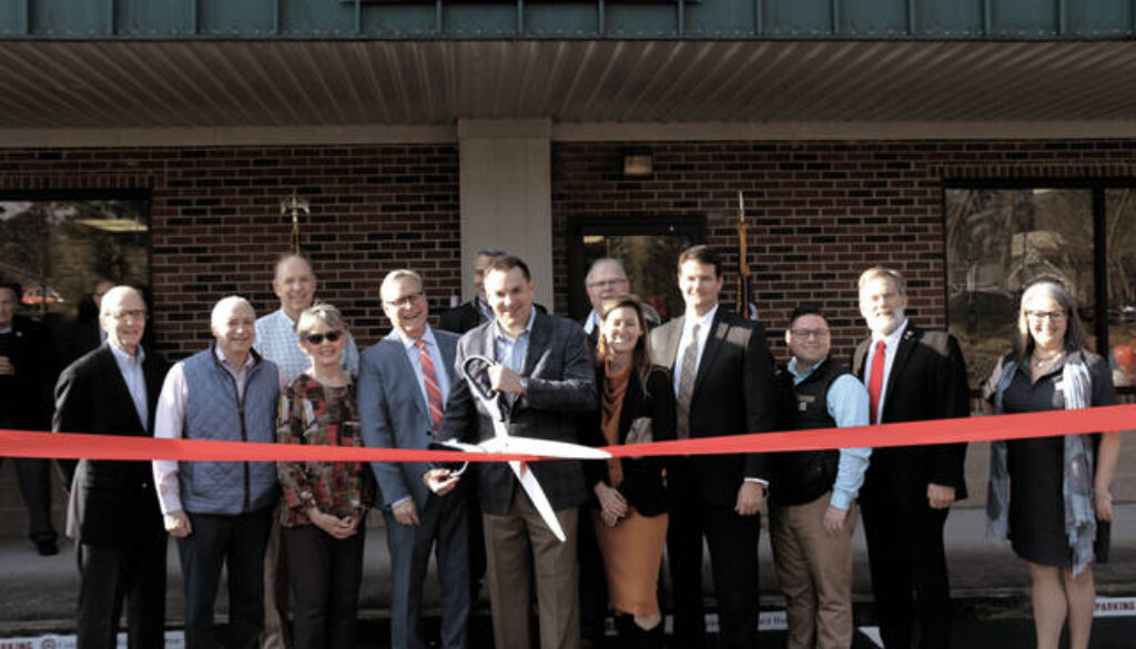 129399891_web1_RepHudsonRibbonCutting_cmyk