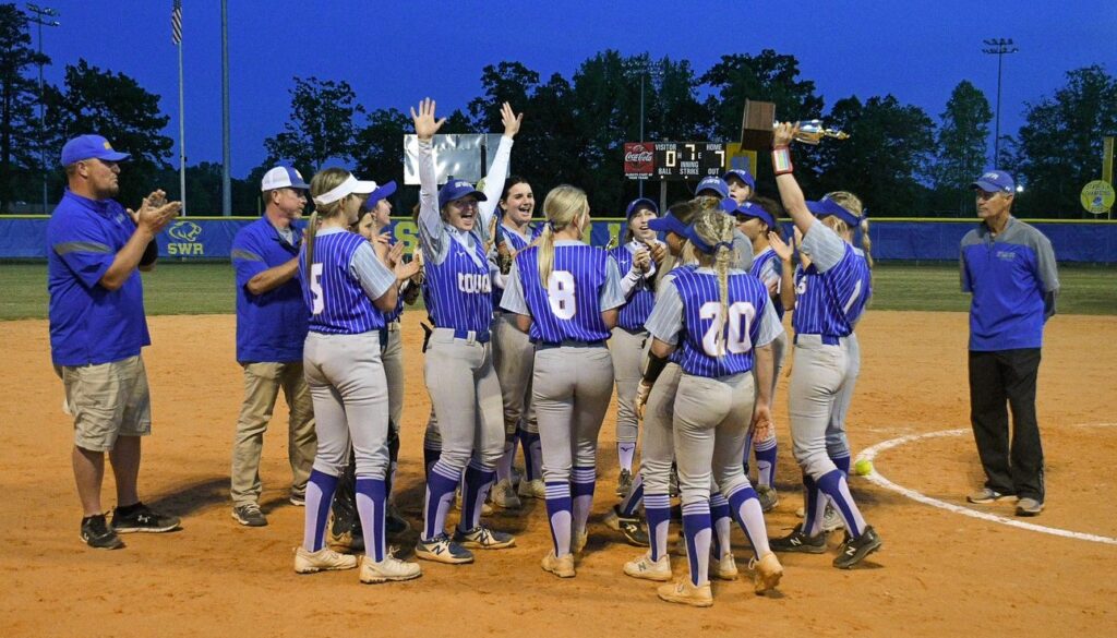 SWR softball with PAC trophy May2023
