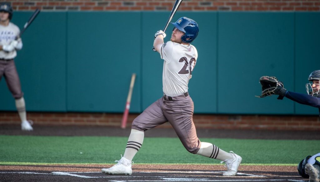 ZooKeepers Dallas Callahan swing 2023